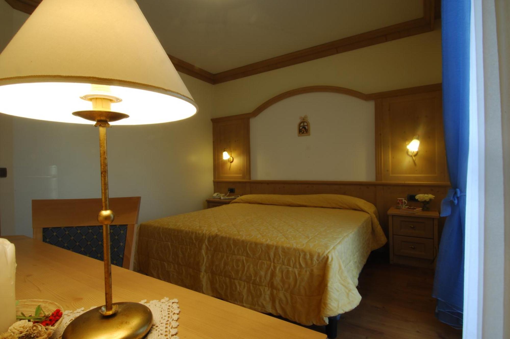 Hotel Lido - Slow & Natural Living Molveno Eksteriør billede