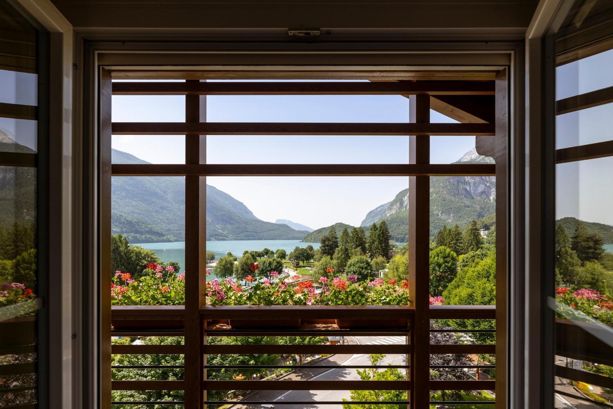 Hotel Lido - Slow & Natural Living Molveno Eksteriør billede